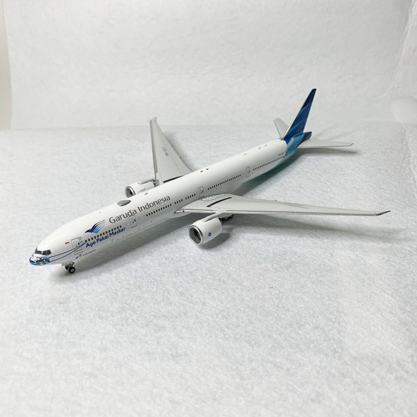 Garuda Indonesia B777-300ER Mask PK-GIJ Phoenix 1:400