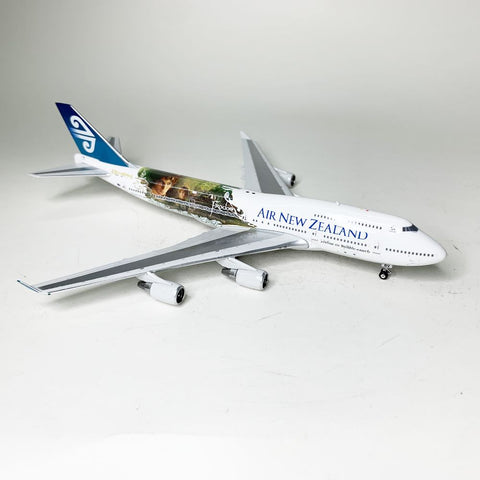 Air New Zealand B747-400  ZK-SUJ The Lord of the Rings Phoenix 1:400