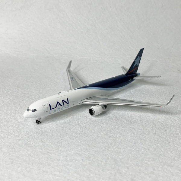 LAN Cargo B767-300ER CC-CZZ Phoenix 1:400