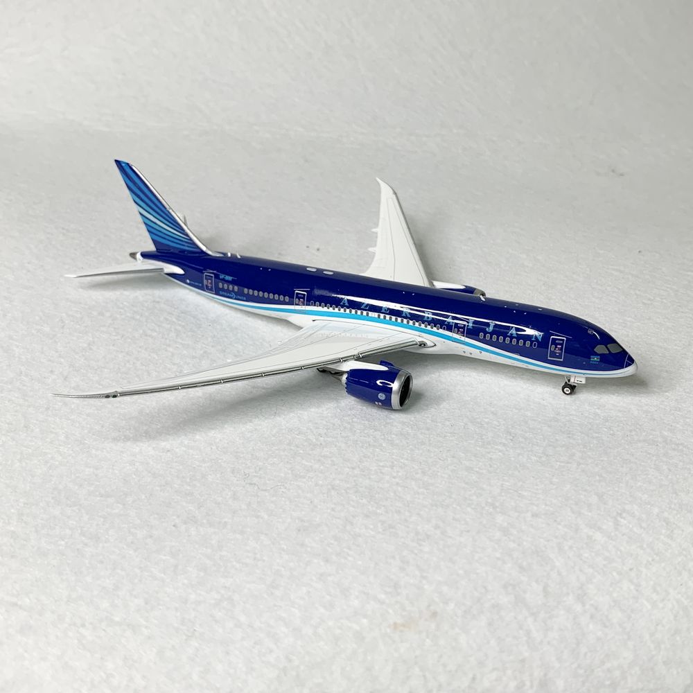 Azerbaijan Airlines B787-8 VP-BBR Phoenix 1:400