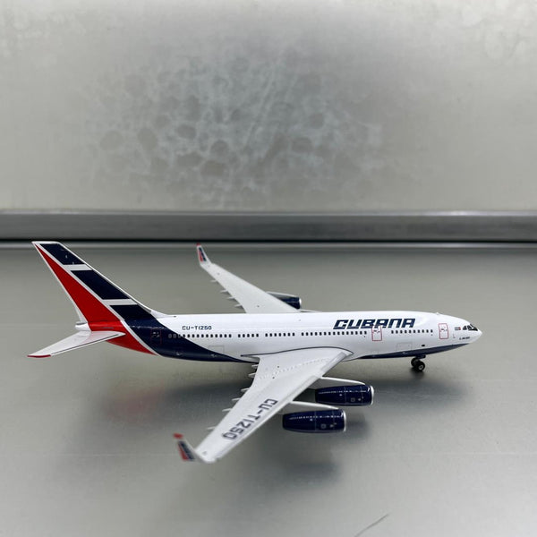 Cubana IL-96-300 CU-T1250 Phoenix 1:400