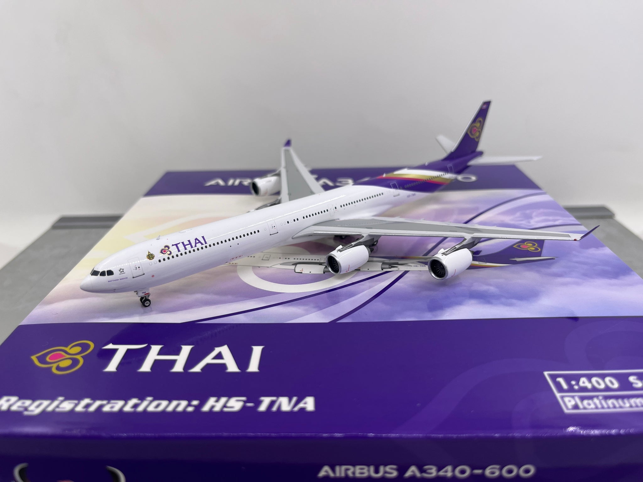 Phoenix 1:400 Thai Airways A340-600 HS-TNA 11767